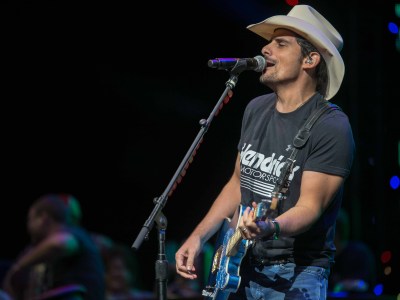 brad-paisley-photo-by-benjamin-robson-8006