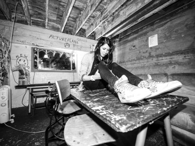 KFLAY WEB PRESS SHOT WILSON LEE