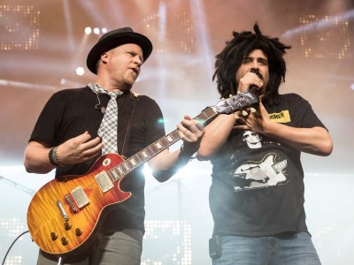 Dan Vickrey and Adam Duritz of Counting Crows - Photo by Benjamin Robson -1371